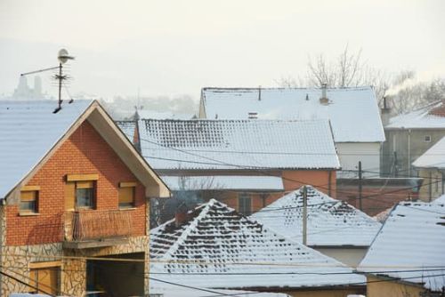 How To Tell If Snow Is Affecting The Performance Of Your Roof's Ridge Vent